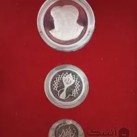 مدال یادبود نقره سی امین سالگرد انقلاب سه عددی