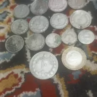 تعدادی سکه قدیمی دوره پهلوی و جمهوری
