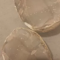 چند عدد سنگ عقیق و یاقوت
